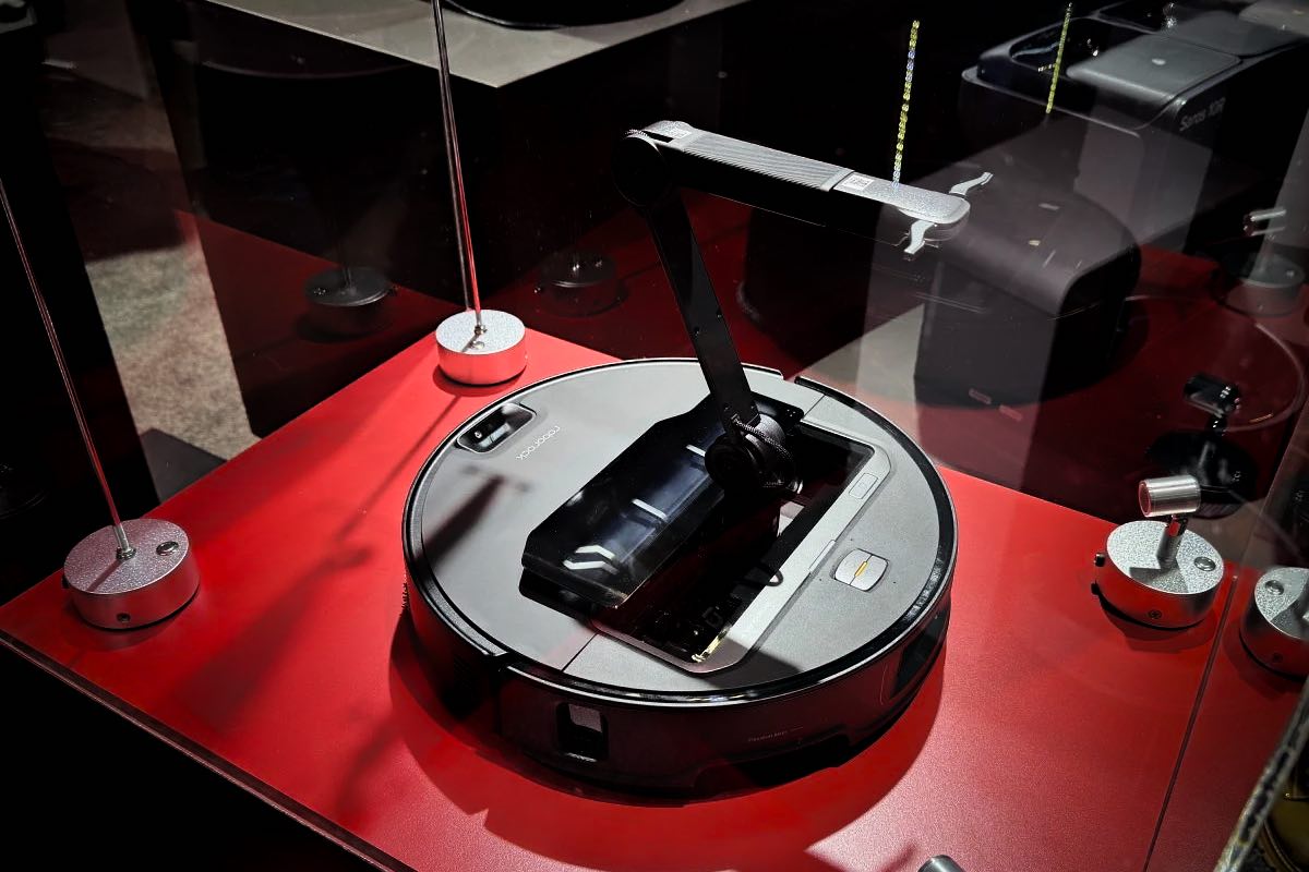 S-a inventat robotul care adună hainele de pe jos – BREVIAR Tech