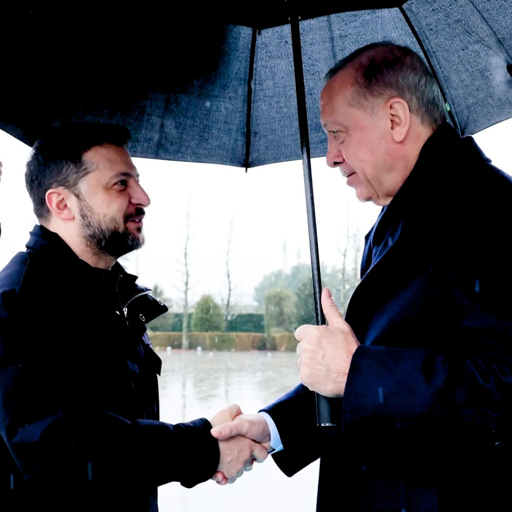 Zelenski sub umbrela lui Erdogan