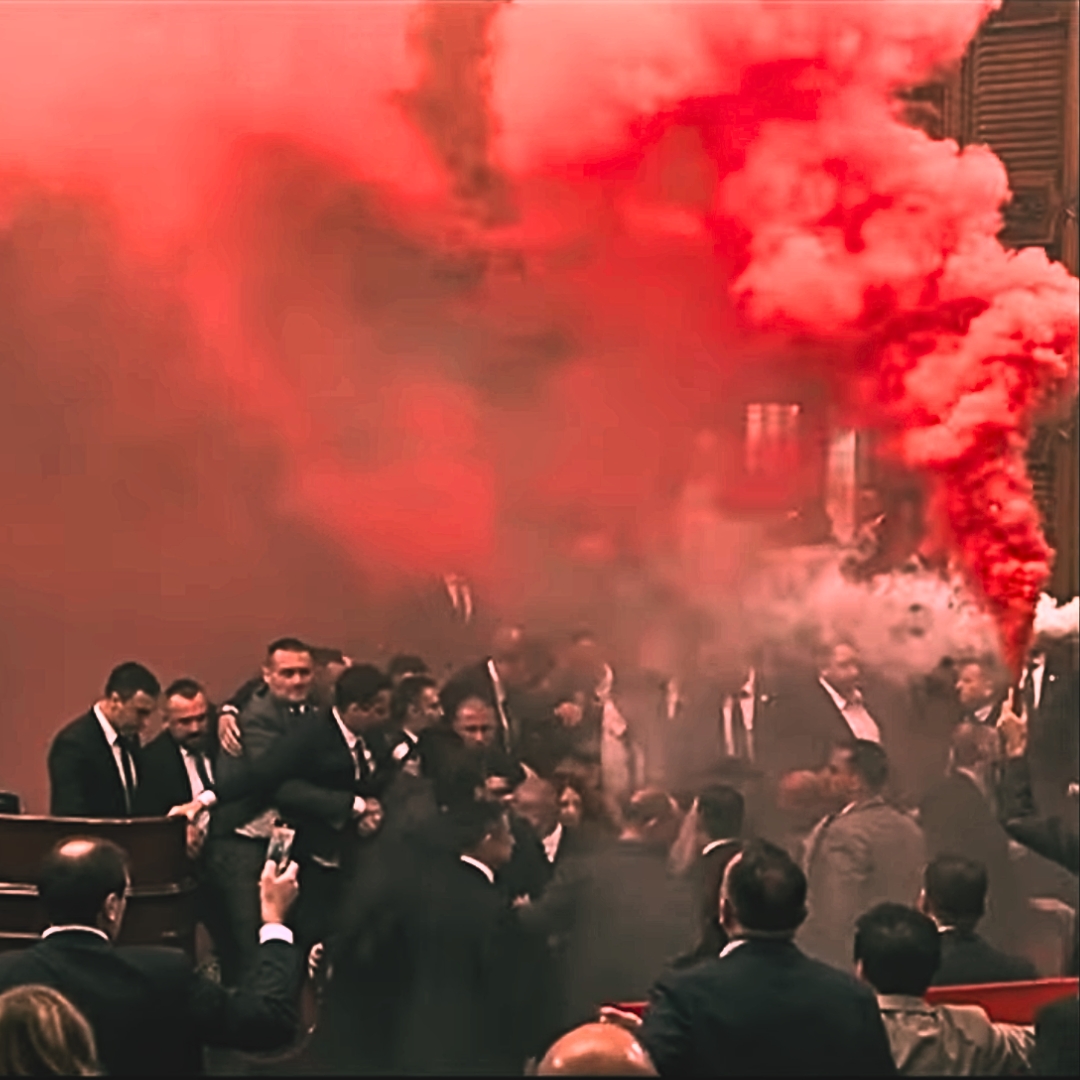 Parlamentari răniți în Serbia în urma unui incident chiar în Parlament