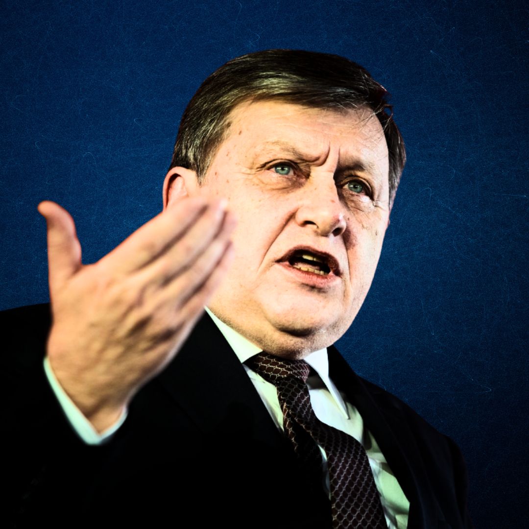 Crin își pune USR-ul în cap