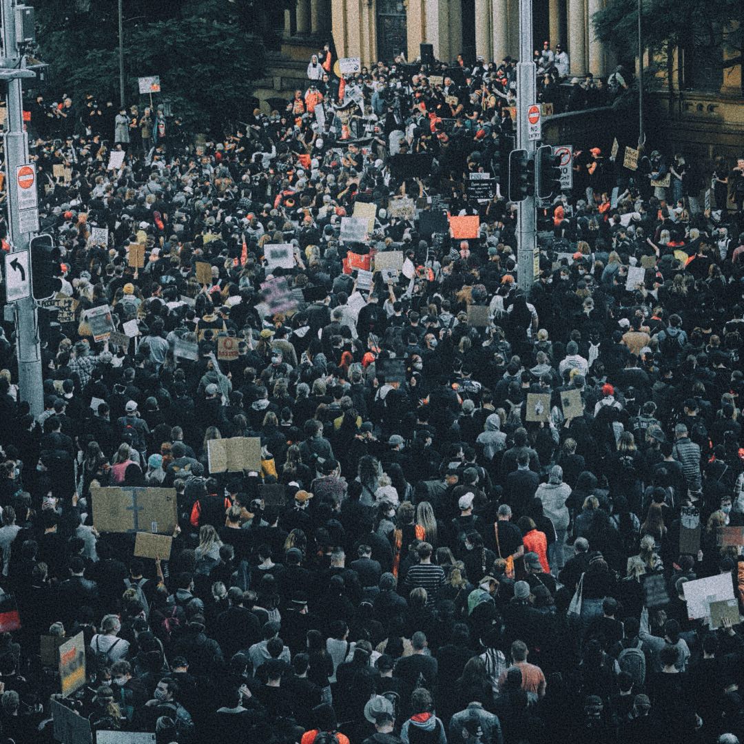 Austeritate, dar nu pentru noi!