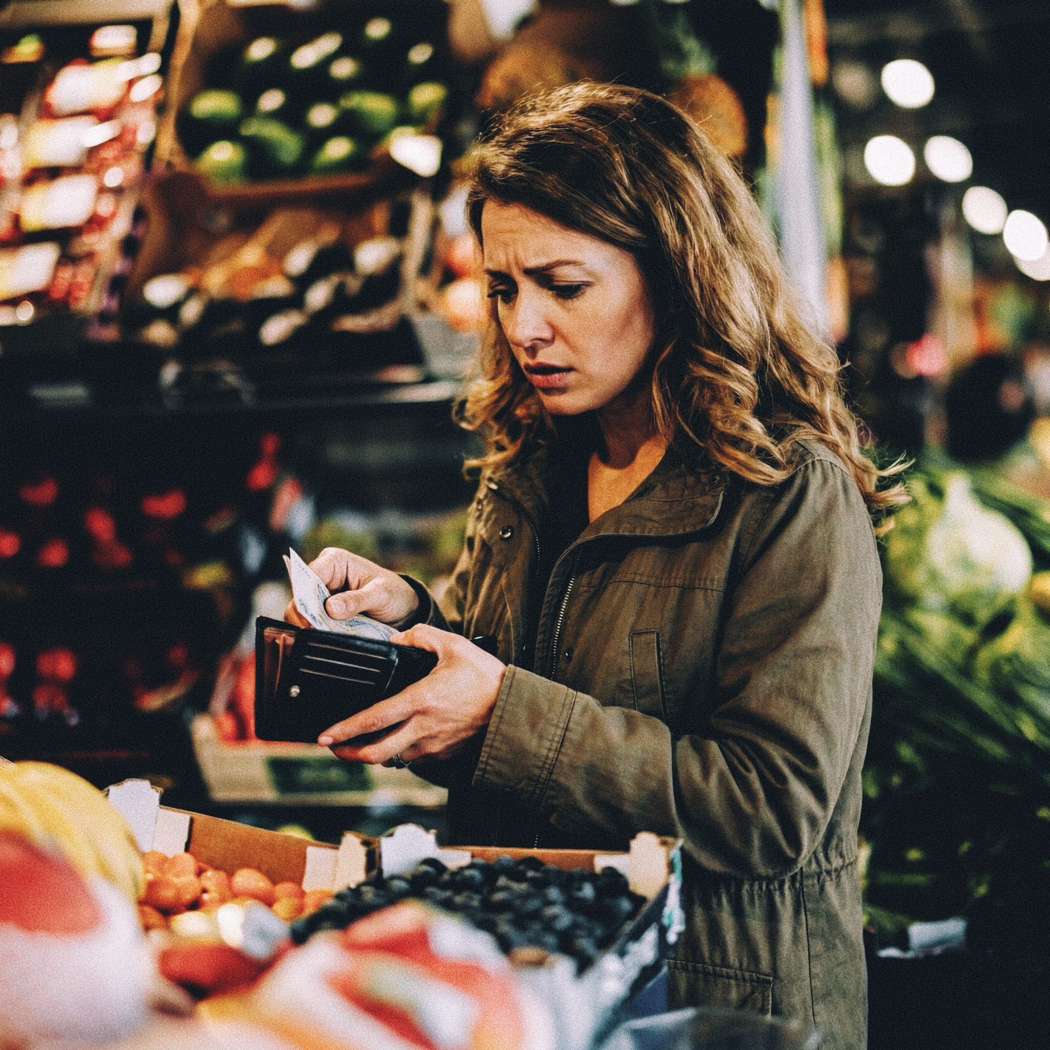 Cum au încheiat românii 2025: cu buzunarele goale