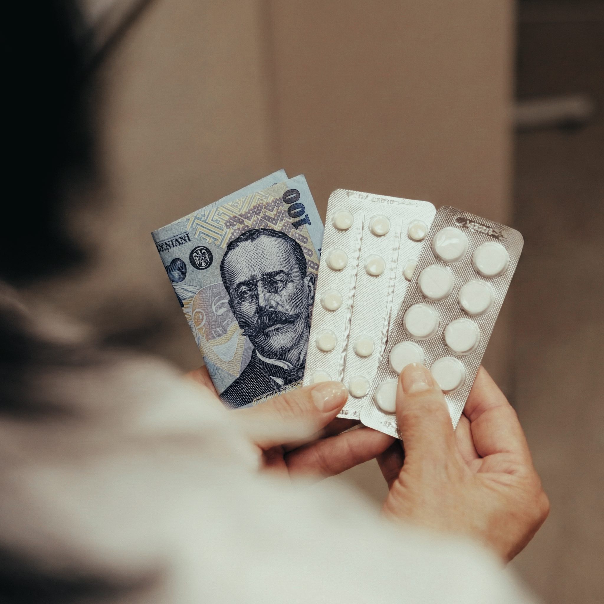 Timp de doi ani, dacă te îmbolnăvești te costă