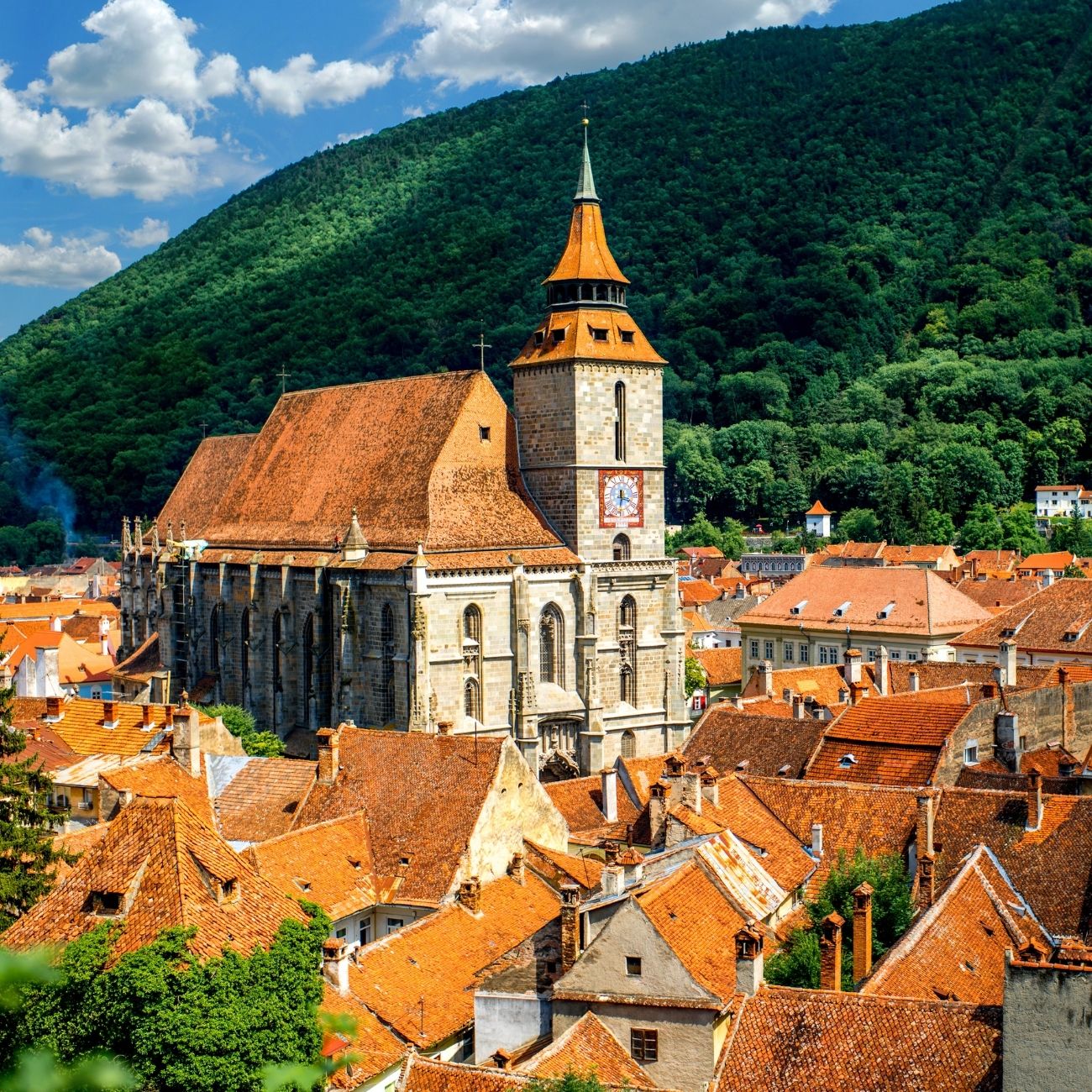 Românii merg tot mai puțin în vacanță. Și când o fac, pleacă din țară